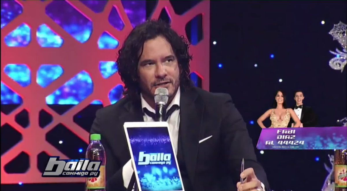 currica19711's tweet photo. @MarioCimarro Encantada de verte un ratito 🤗🤗😘😘😘😘
"El arte es un viaje de la realidad a la fantasía y de la fantasía a la realidad"
#bailaconmigopy
#Baila2019 🕺💃
#ElCaño
#1Semifinal
#mariocimarro https://t.co/p4NFhUe5zy