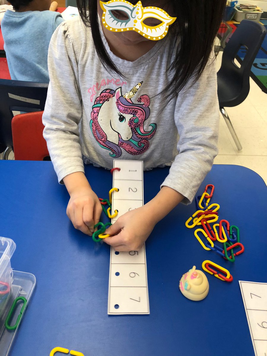 NiluDoctor's tweet photo. We focus on #numbersense through out the school year since itโs such an important concept to grasp for the young ones. Here is a centre the students have been enjoying. Super quick and easy to set up...and great to help develop those #finemotor skills!๐๐ฝ @room103 #mathinkinder https://t.co/rGDbbfiDCb