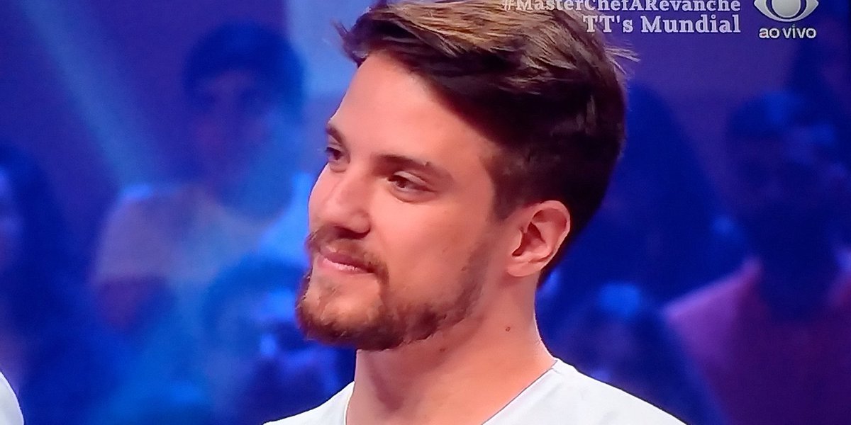 #MasterChefARevanche
Quando eu acho que o Vitor não pode ficar mais lindo ele corta o cabelo😍😍😍