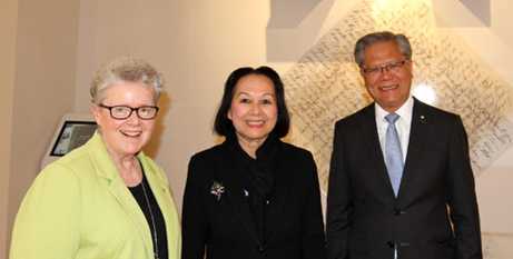 CathNews tweet media