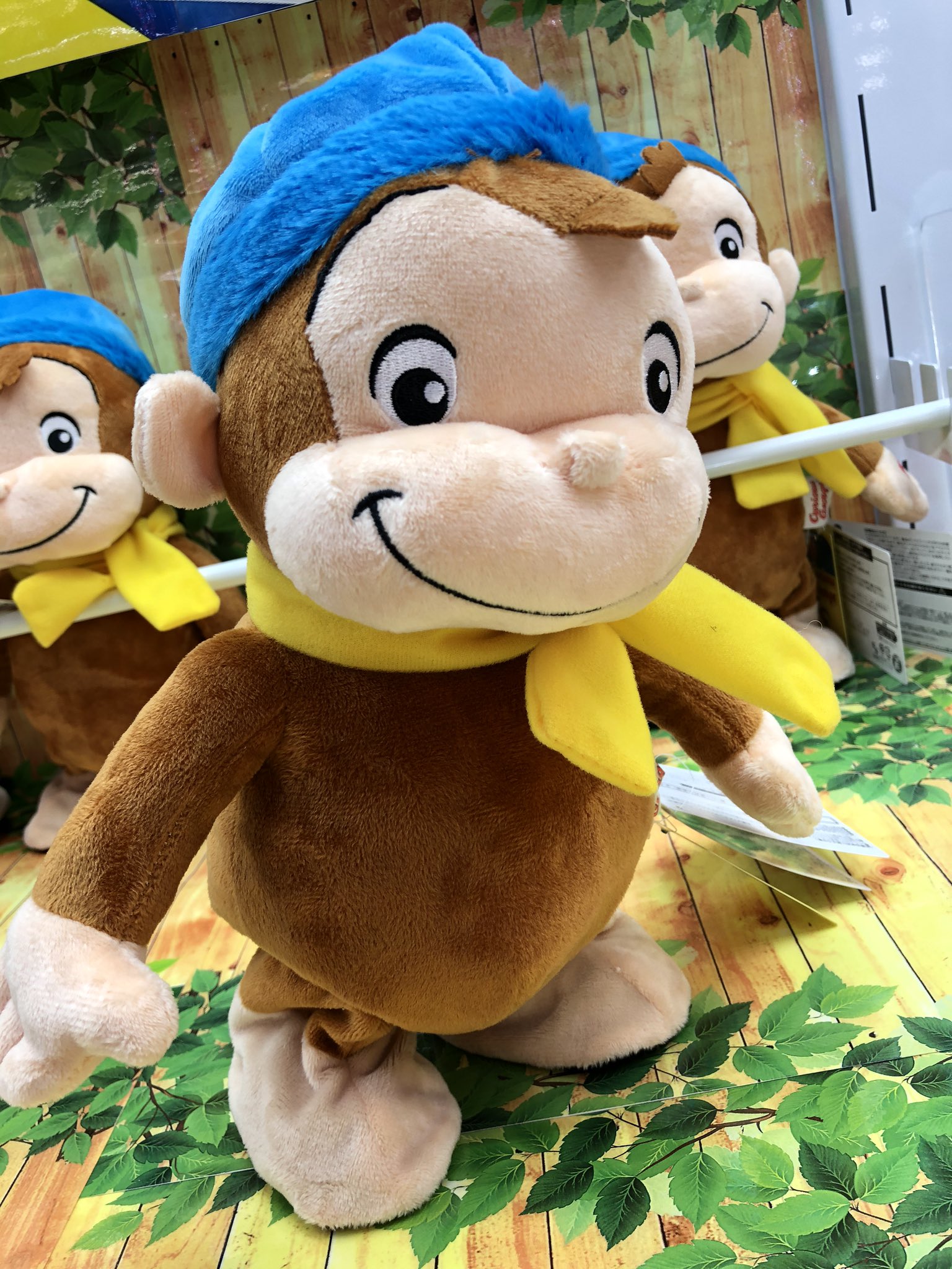 マンガ倉庫日向店アミューズ おさるのジョージ よちよちbig ウィンターver 全2種入荷しましたー 手のボタンを押すと ジョージが歩きます おさるのジョージ ジョージ おさるのジョージよちよちbig トコトコギミック おもちゃ さる Nhk