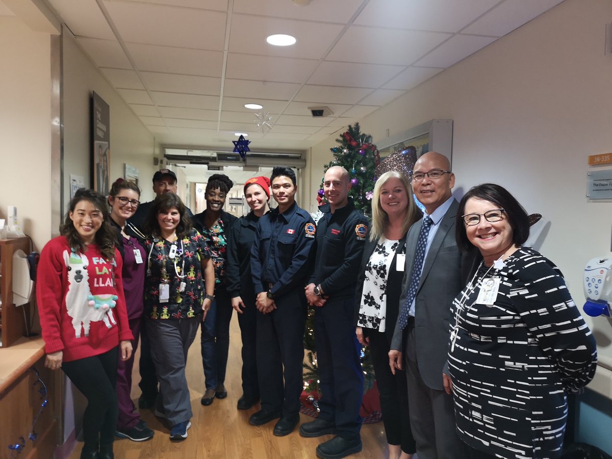 vincentkeDVN's tweet photo. Happy to join @tpffa Toronto firefighters toy drive #toydrivelive to deliver toys at #NYGH. Thank you to all those volunteers and donors that's been involved in this initiative. Capt. Rick Berenz has been working so hard to bring the holiday joy to sickkids for last 28 years. https://t.co/dGsAmoMFPD