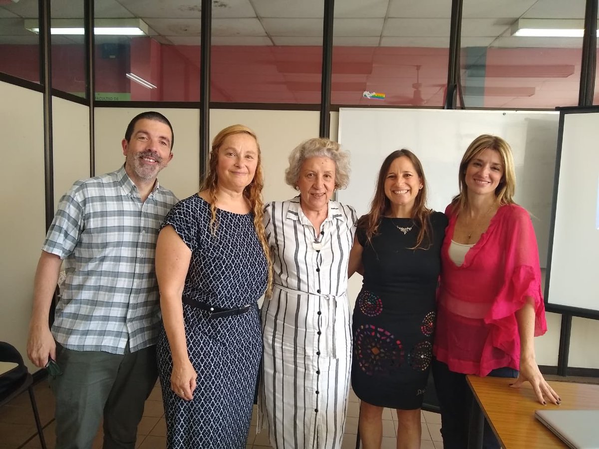 corirogovsky's tweet photo. Ayer defendí mi tesis de maestría y ademas de sentirme inmensamente feliz, quiero agradecer especialmente a mi directora de tesis, la genia de   @veroperosi que guió el trabajo con entrega, sabiduría y  pasión. #mteUBA https://t.co/LDS0M5L8gs