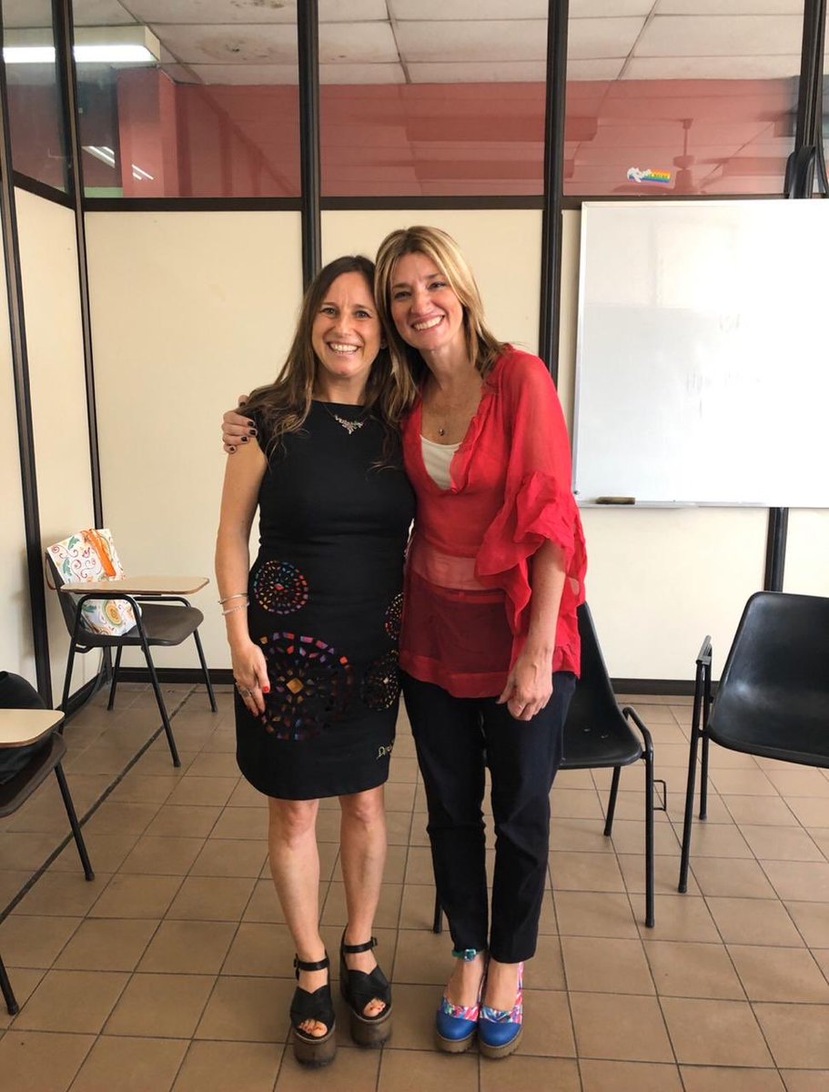corirogovsky's tweet photo. Ayer defendí mi tesis de maestría y ademas de sentirme inmensamente feliz, quiero agradecer especialmente a mi directora de tesis, la genia de   @veroperosi que guió el trabajo con entrega, sabiduría y  pasión. #mteUBA https://t.co/LDS0M5L8gs