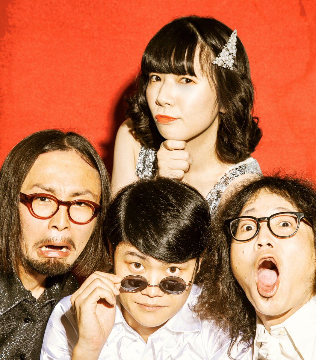 本日いよいよ‼️
ニューレトロック発売日🔥🔥🔥

そして21日土曜日は
六本松蔦屋書店でミニライブ‼️
19時から✨

ギラギラの衣装でお待ちしてますっ！！

観覧無料なので、コーヒー飲みながら見てください☕️

みなさん来てくれるかな〜〜😂
#ニューレトロック