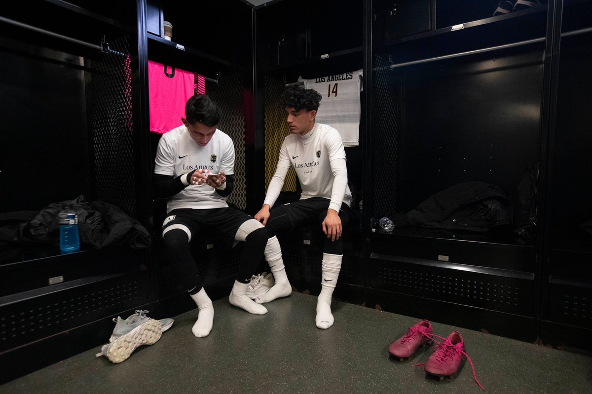 what a season.
what a team.
Love these guys 🖤💛