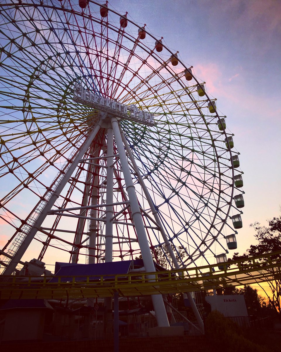ひらかたパーク 観覧車 スカイウォーカーの夜明け ひらパー T Co Bqbhyddg9w