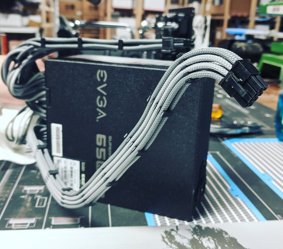 ModMyMods's tweet photo. Well you pull the PSU and the cables still stay shaped :D
Smooth curves for the @TEAMEVGA 650w in the #TreeOfWife
#Watercooling #Watercooled #EVGA #Alphacool #Alphacooled #Intel #MASTERBUILD #LiquidCooled #CustomDesign #PSU #CustomCables #CableManagement #SingleSleeve https://t.co/jfNinMQbsN