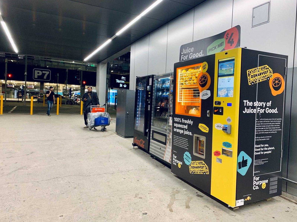 JuiceForGoodAU's tweet photo. Have friends or family visiting Sydney this holiday season? Newly installed Juice For Good machine at International Airport T1, Express Pick Up Zone to quench your thirst while waiting for your guests to arrive! 🍊 https://t.co/kFQerOcIWT