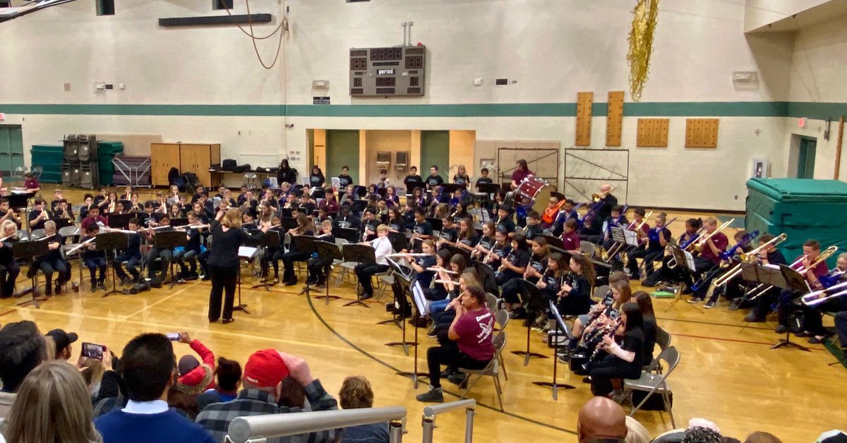 FranklinFlyer1's tweet photo. Because of the music focus in #CoreKnowledge, 147 6th graders benefit from band instruction (along with another 125 5th graders!) We appreciate the support of @RUSDLink #franklinrocks #knowledgematters https://t.co/NvlZvKXq0d