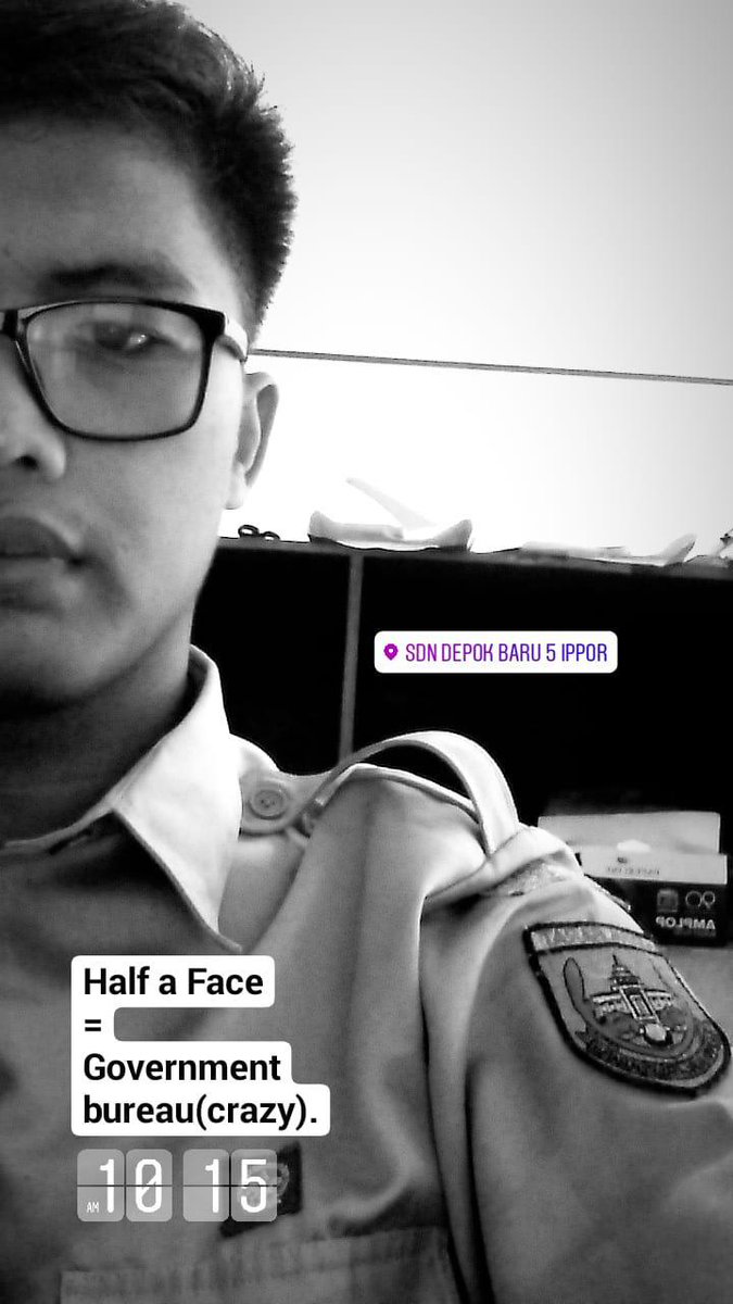 lagvifadil7's tweet image. Menyanyi berdansa diatas keringat rakyat, mutu pendidikan bak orang sekarat, lalu lintas dikedepankan sebagai syarat. #fakeschool