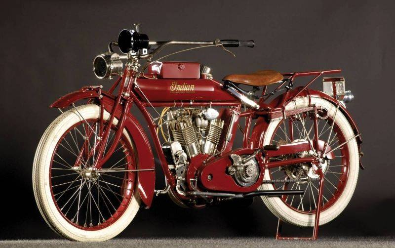 Steampunk_T's tweet photo. 1915 Indian Motorcycle. https://t.co/Rb0EAodDXl
