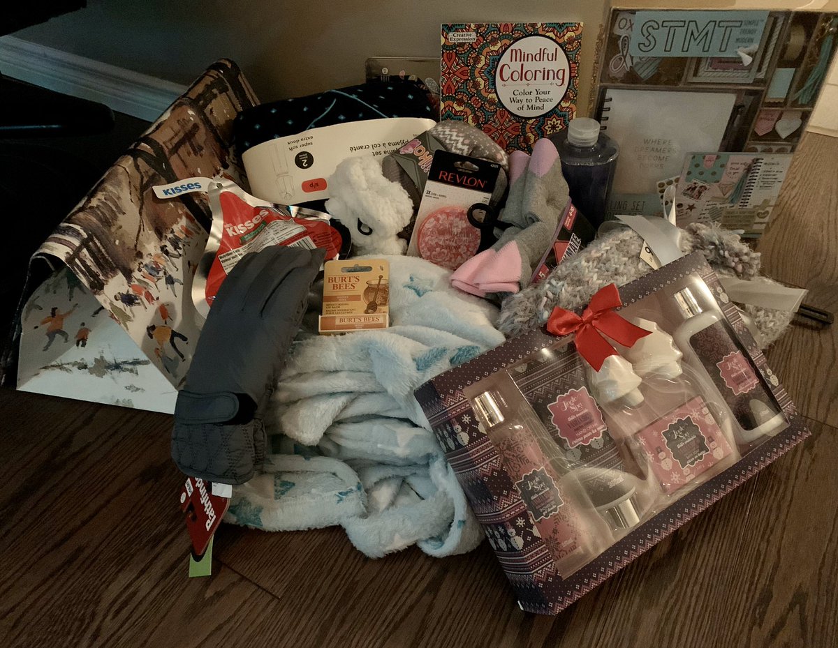 jtlilley's tweet photo. Doorbell rings. We answer. @ldjmckinnon is there with Christmas gifts for a 14 yr old teen sister to one of our #PregnancyPathways @BMHC_HealthCare babies. My wife &amp; I are overwhelmed by the kindness! XMAS party for 18 babies, 3 sibs &amp; Moms is Friday. @BecauseYEGCares. https://t.co/KgfcogwqAm