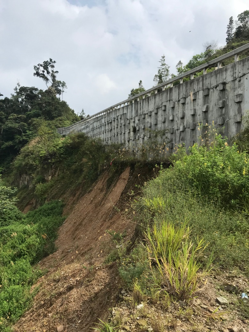 CerunJKR's tweet photo. Aktiviti pemantauan cerun di FT 185 Jalan Simpang Pulai - Blue Valley Seksyen 44 dan Seksyen 46.
@MOWorks @JKRMalaysia @arkamaluddin @Zulakmal8 @zulkiflyaghani @Mustafa59852495 @IrKaniah 
#cerunyangselamatmenyelamatkannyawa https://t.co/obCOE3gM3C