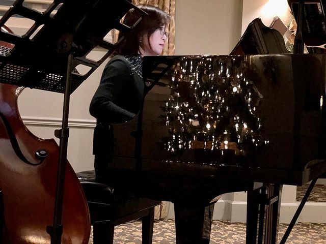 BarringtonsWH's tweet photo. Our grand piano being very grand! 🎹🎼🌟 https://t.co/THOmsF2HJL https://t.co/UzqvsLU0PD