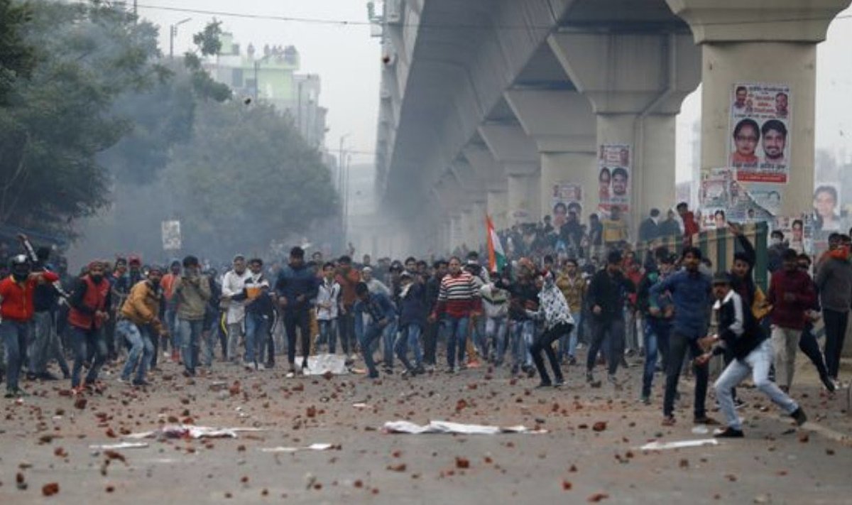 vivekagnihotri's tweet photo. Dear Bollywood and seculars of India, 

Whose side are you on? 

I stand for the first two pics. You? https://t.co/2yuwpzpYGq