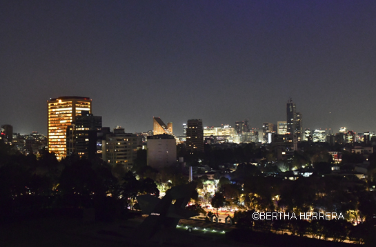 ConApetito's tweet image. @DITSMEXICO una experiencia culinaria que te lleva hasta el cielo.
¿Te gusta la combinación de la buena comida con un toque de adrenalina?, entonces disfrutarás de Dinner in the Sky.
#ViveHoyRecuerdaSiempre #DejaLaRutinaEnTierra
Aquí los detalles:
conapetito.com.mx/?p=3523