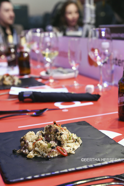 ConApetito's tweet image. @DITSMEXICO una experiencia culinaria que te lleva hasta el cielo.
¿Te gusta la combinación de la buena comida con un toque de adrenalina?, entonces disfrutarás de Dinner in the Sky.
#ViveHoyRecuerdaSiempre #DejaLaRutinaEnTierra
Aquí los detalles:
conapetito.com.mx/?p=3523