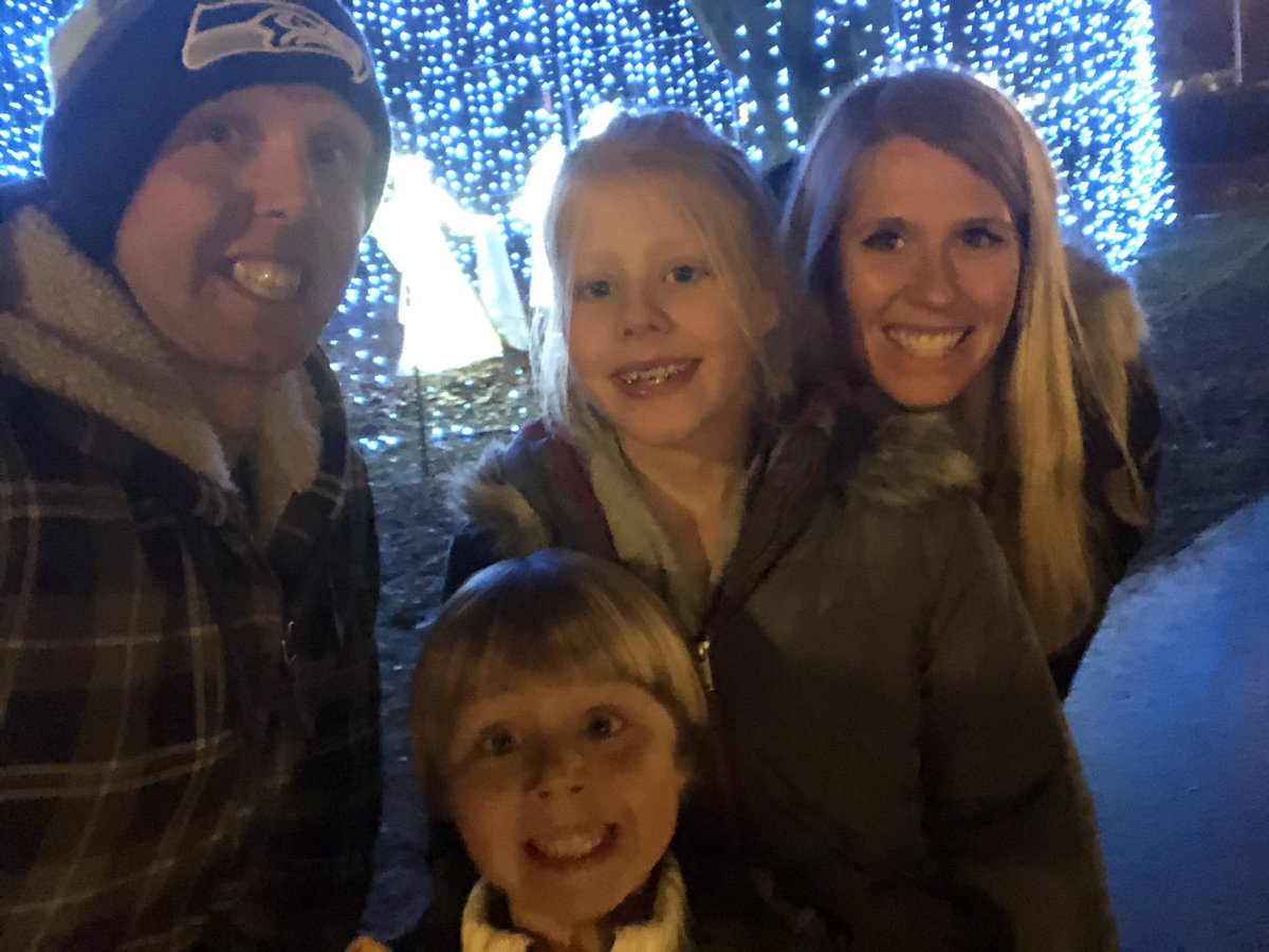 MrDarylDix's tweet photo. Great fun at the Burnaby Museum tonight! What a fun family activity for another great advent day. #itwasmyfirsttimethere #carouselride https://t.co/WreWIMP4g7