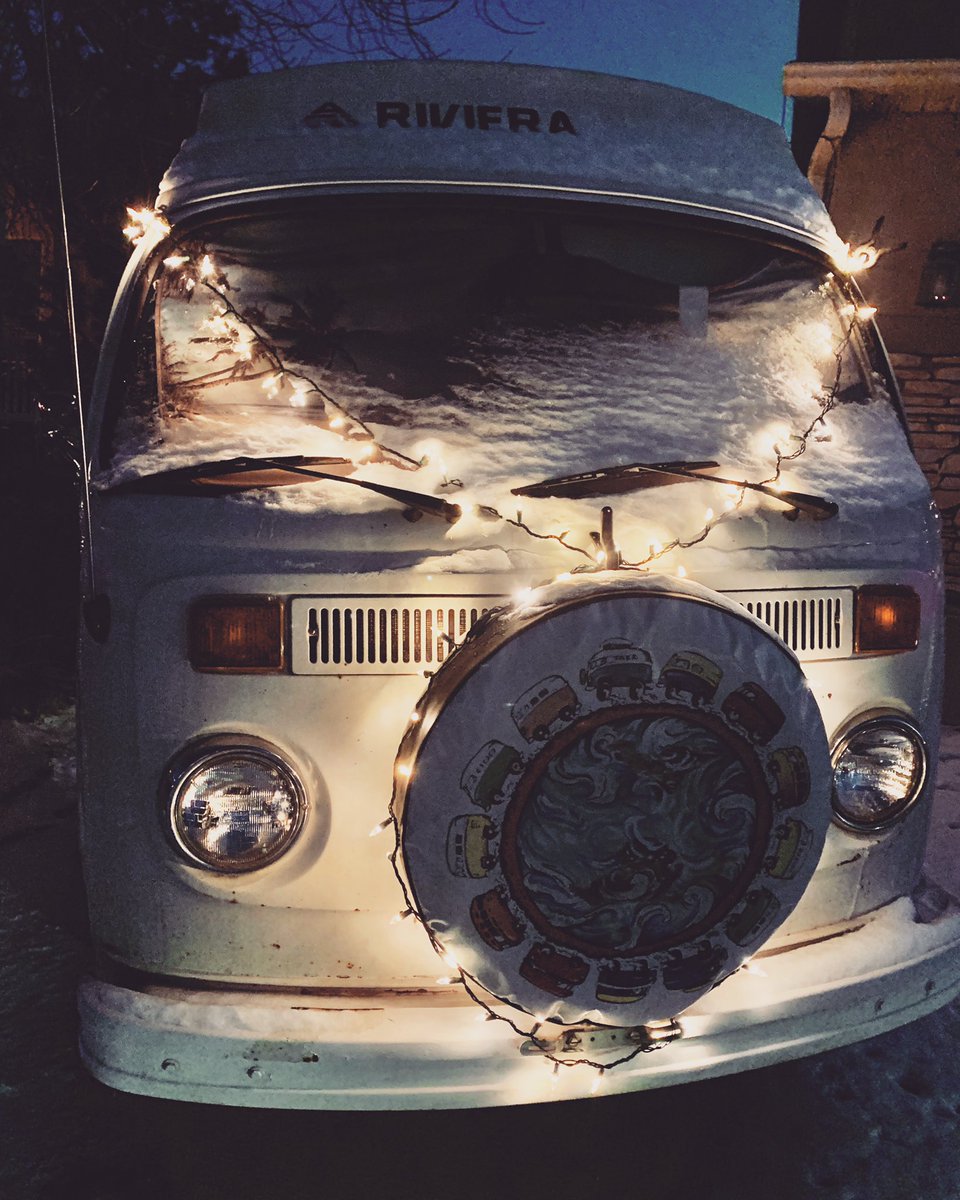 LuLuSmiles1's tweet photo. First snow!! ~LuLu
 #vw #lulusmiles1974 #volkswagen #vwbus #campervan #camper #notallwhowanderarelost #vwkombi #vwt2 #aircooled #kombi #travel #ontheroad  #justdrive #roadtrip #vanagon #vwvan #happiness #adventure #vwofinstagram #vwchristmas https://t.co/NF8nzKYv5c