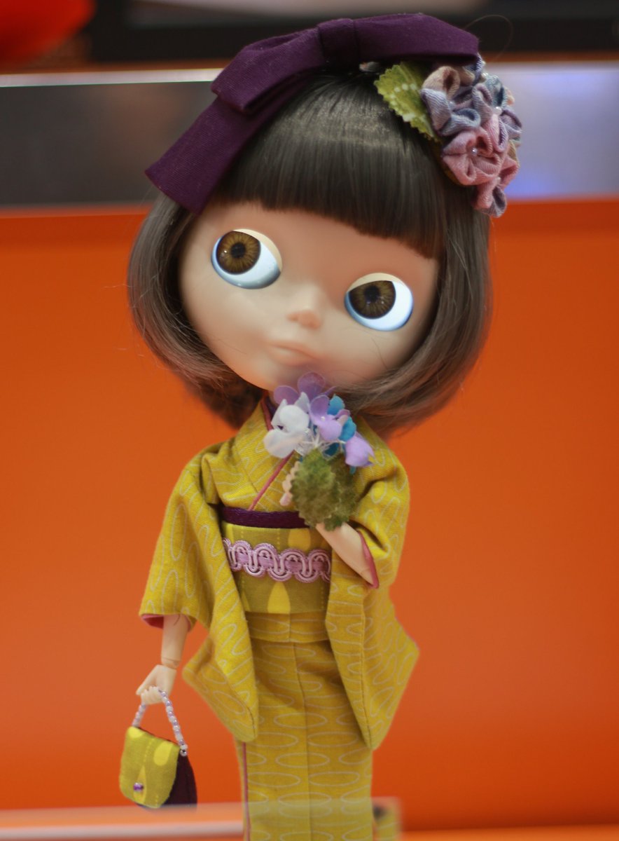 alice_robotic's tweet image. RoboticAlice-01号機 展示中です！

本日より東京ビッグサイトで開催の｢国際ロボット展｣  W1-16 Futaba様ブースにてご覧頂けます！

キョロキョロ動いてますのでお立ち寄り頂けましたら嬉しいです！
#RoboticAlice #RS204MD #国際ロボット展