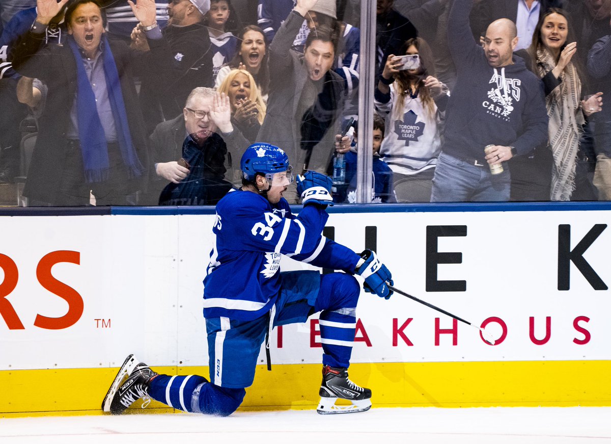 MapleLeafs's tweet photo. First star cellys ⭐️ 

#LeafsForever https://t.co/HVBuFzsWe1