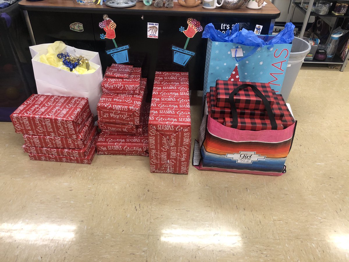 kayciKsmith's tweet photo. Proud of my Varsity Cheer and Bell Crew kids! They are providing an AMAZING christmas for two very special students!! #MyHeart #BeTheirPerson #FrenshipCheer2019 #FHSbellcrew2019 https://t.co/FRjS5lsJlK