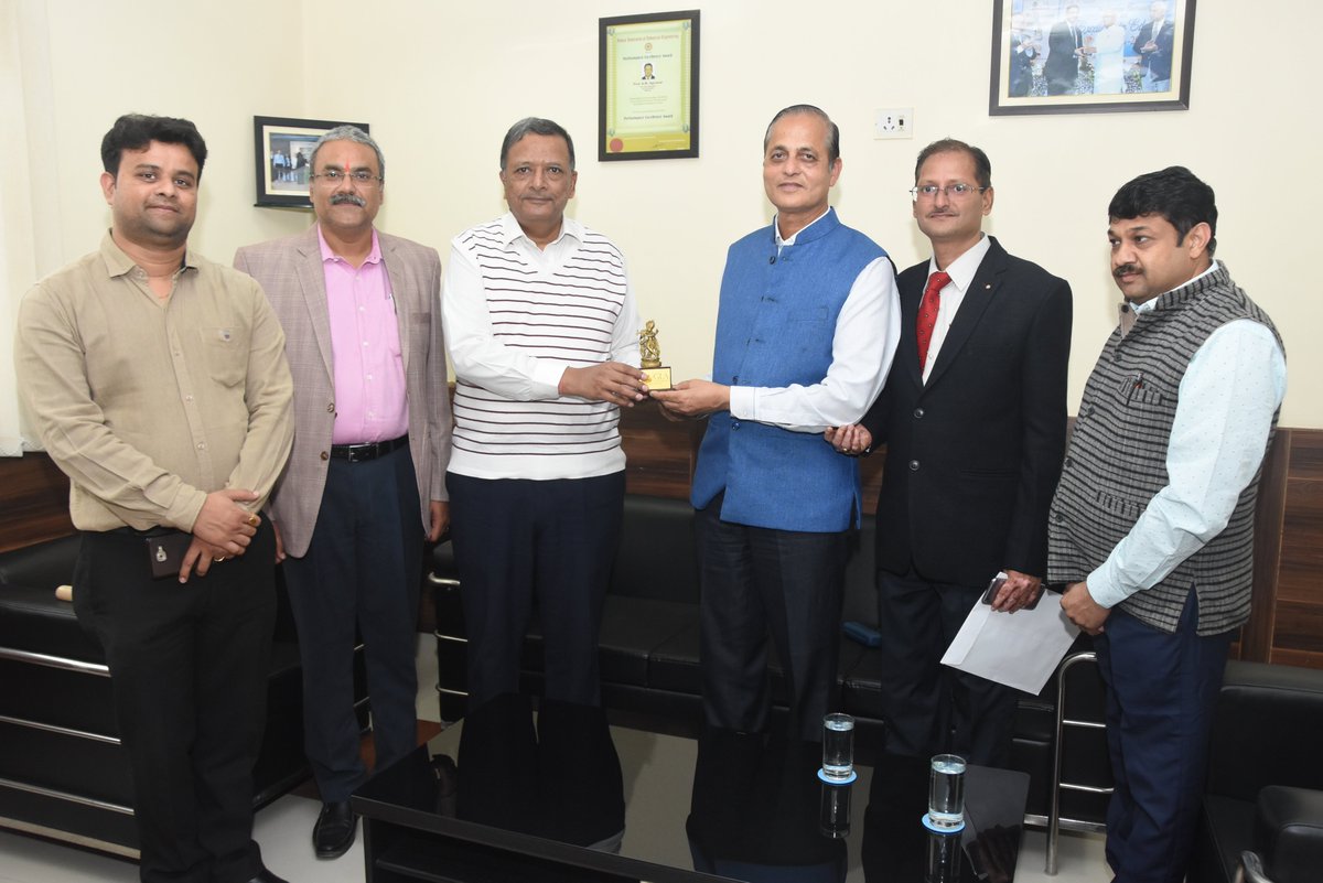 GLA_Mathura's tweet photo. Guest Lecture By Prof.G.S. Dangayach, Dean Research and consultancy from MNIT JAIPUR interacted with MBA students.

#EventsAtGLA #WorkshopsAtGLA #ResearchTopics #GLAUniversity #Happiness #EngineeringStudent #StudentActivity #GLAIBM #businessmanagement https://t.co/AXP72SrSxe