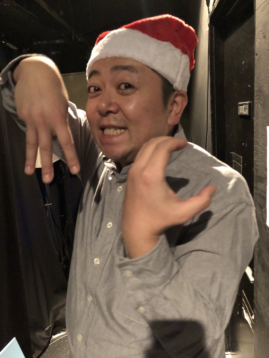gakuensai_gks's tweet image. 開演しました！！

MCのムートン伊藤さん✨

手のポーズは
Merry Christmasの
《MC》だそうです←

#楽演祭 #クリスマスSP