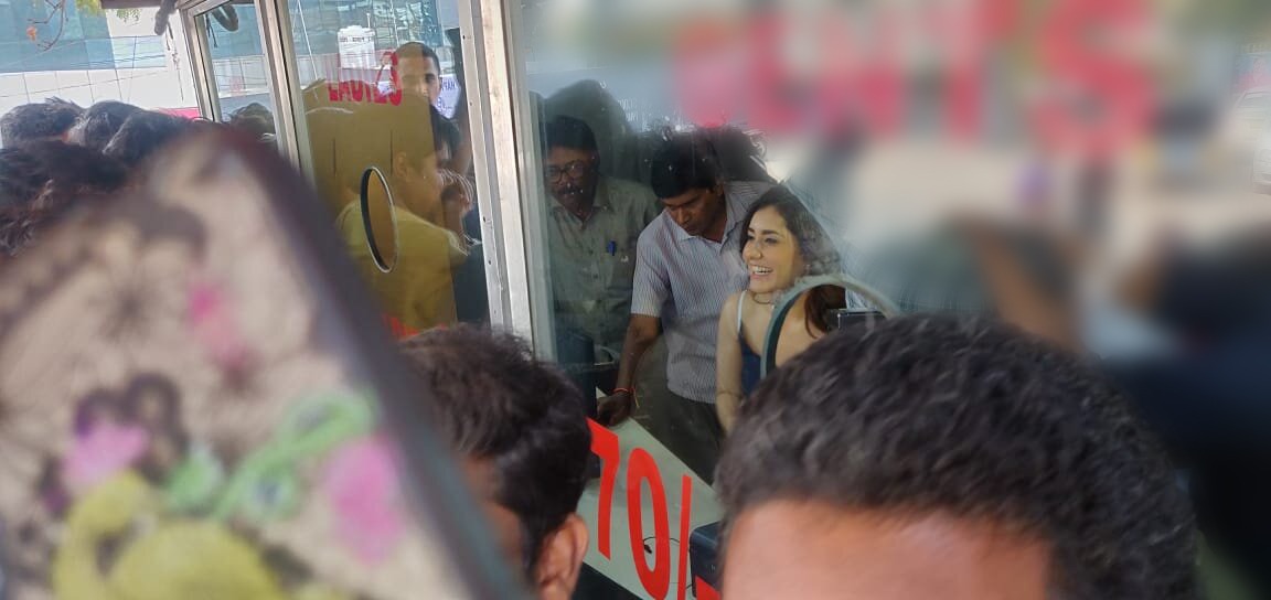 Raasi khanna Sells prathi roju pandage Movie Tickets