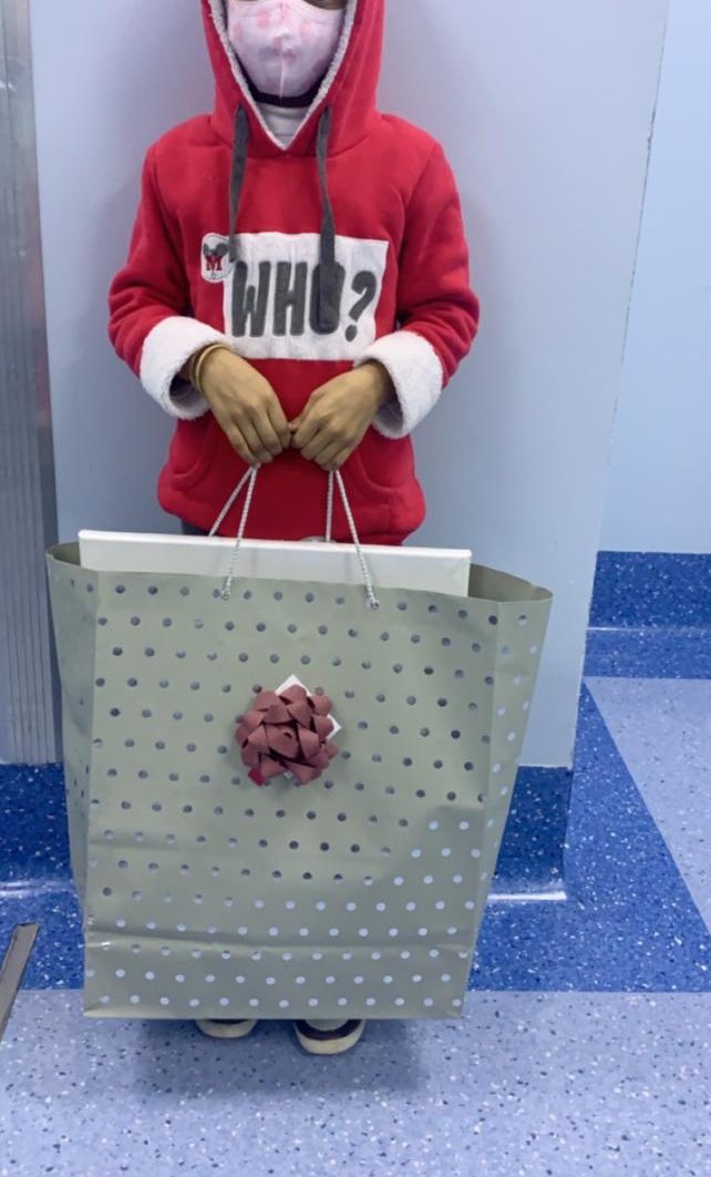 #تحقيق_أمنيه 
الطفلة أسيل
أدوات رسم 🎨 
دعواتنا لها بـ الشفاء والعافية
وكتب الله اجر من ساهم بـ تحقيقها💛