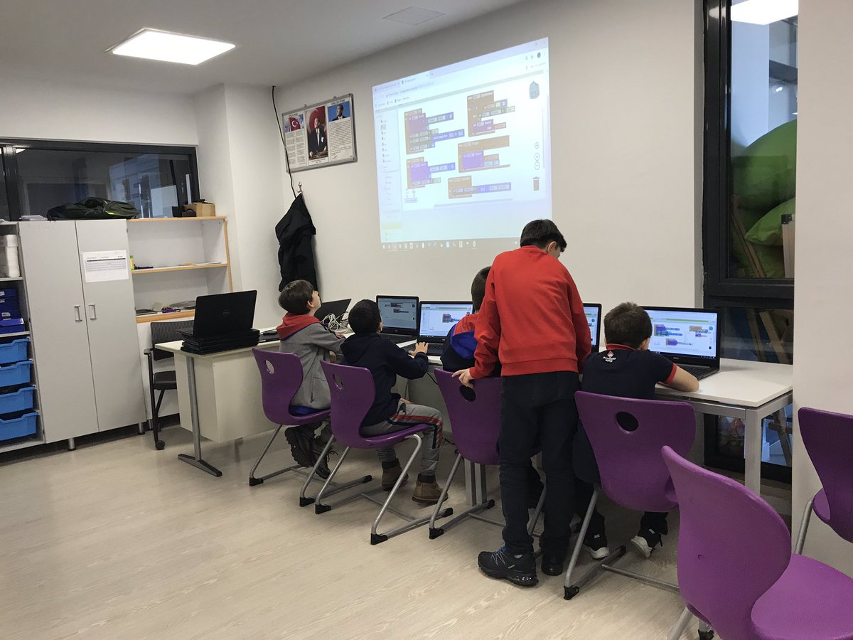 cemalhocam's tweet image. #6BSinifi öğrencilerimizle #Appinventor kullanarak kendi mobil uygulamamızı geliştiriyoruz #codingbk
