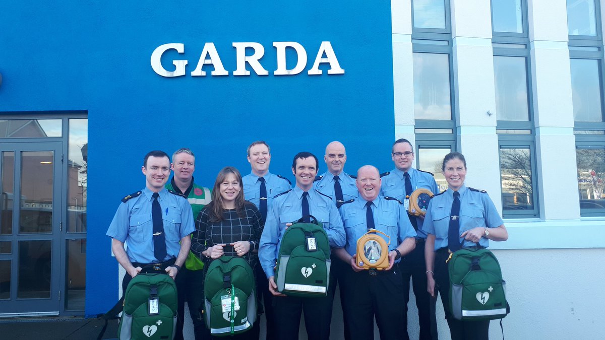 ballinacfr's tweet photo. These courses were ran in conjunction with #AdamsGift and #GardaCFR initiatives. 19 members of @GardaTraffic #Ballina trained to responded in an emergency
Well done to all involved.
#GARDACFR #AdamsGift #BallinaCFR #OrderofMalta #Savinglives https://t.co/PmrFJrIdRC