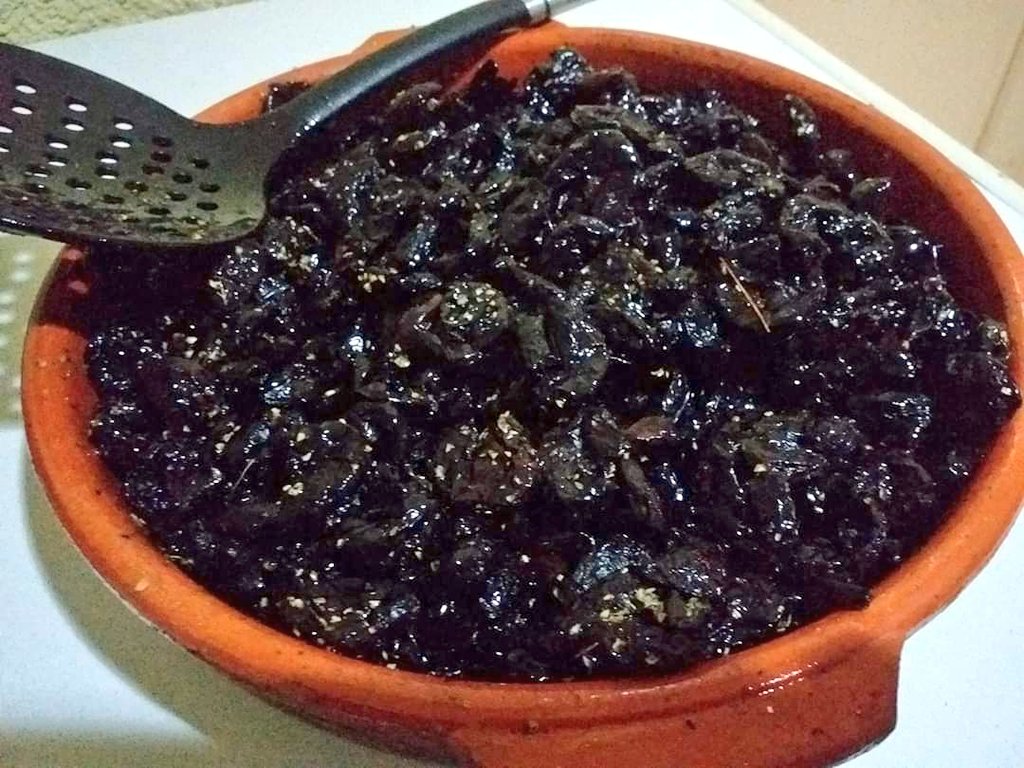 pokeresa's tweet photo. Seriedad, Marga jejeje #Olivetes 😋 https://t.co/L4WqptAE7w