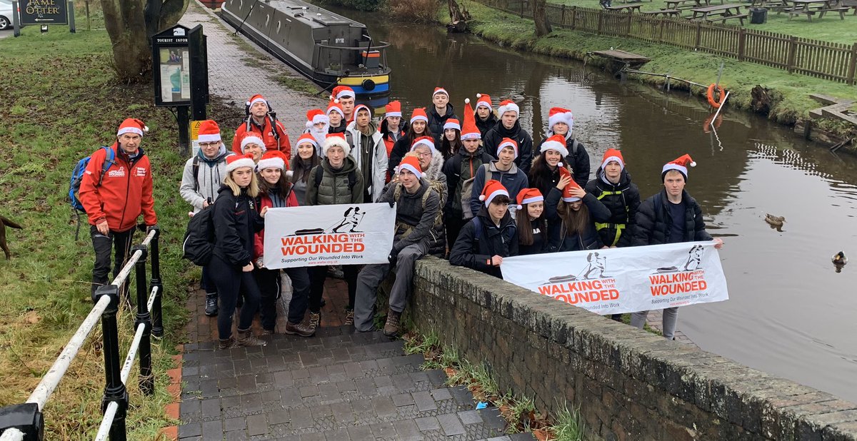 WH4X_15's tweet photo. Out today walking the lucky 13 miles with the staff &amp; students of @southstaffs #PublicServices course for their #WalkingHomeForChristmas fundraising for @supportthewalk to the @Nat_Mem_Arb 🇬🇧👣👣🎄
#FutureMilitary #FutureEmergencyServices @ianpringle6 https://t.co/o0P4DXa6do