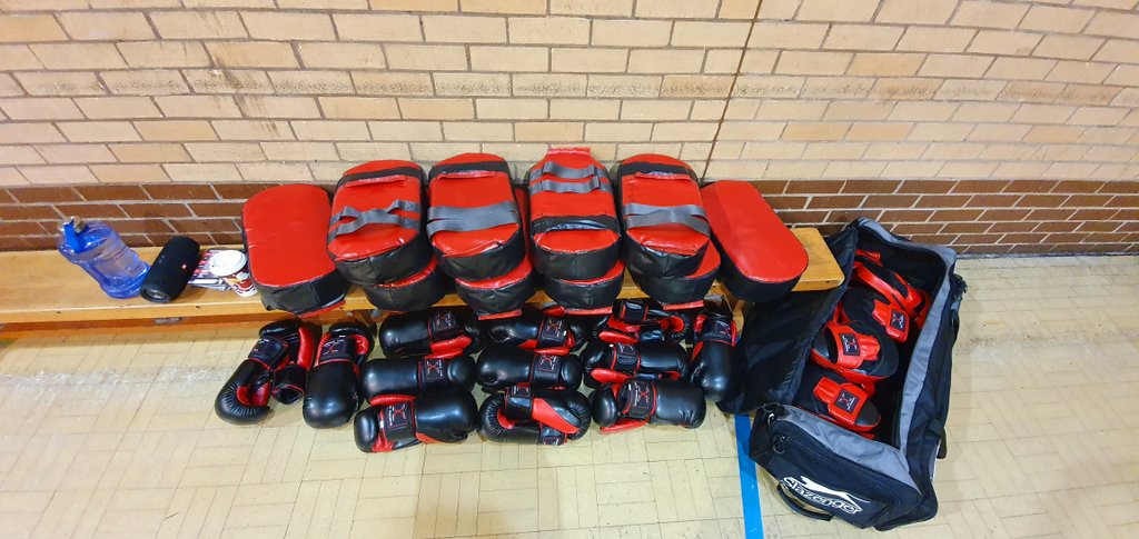 NatashaMina's tweet photo. Ready for the girls to come get a taste pf this beautiful sport!!! 🥊🥊 https://t.co/0mXGLuGWyc