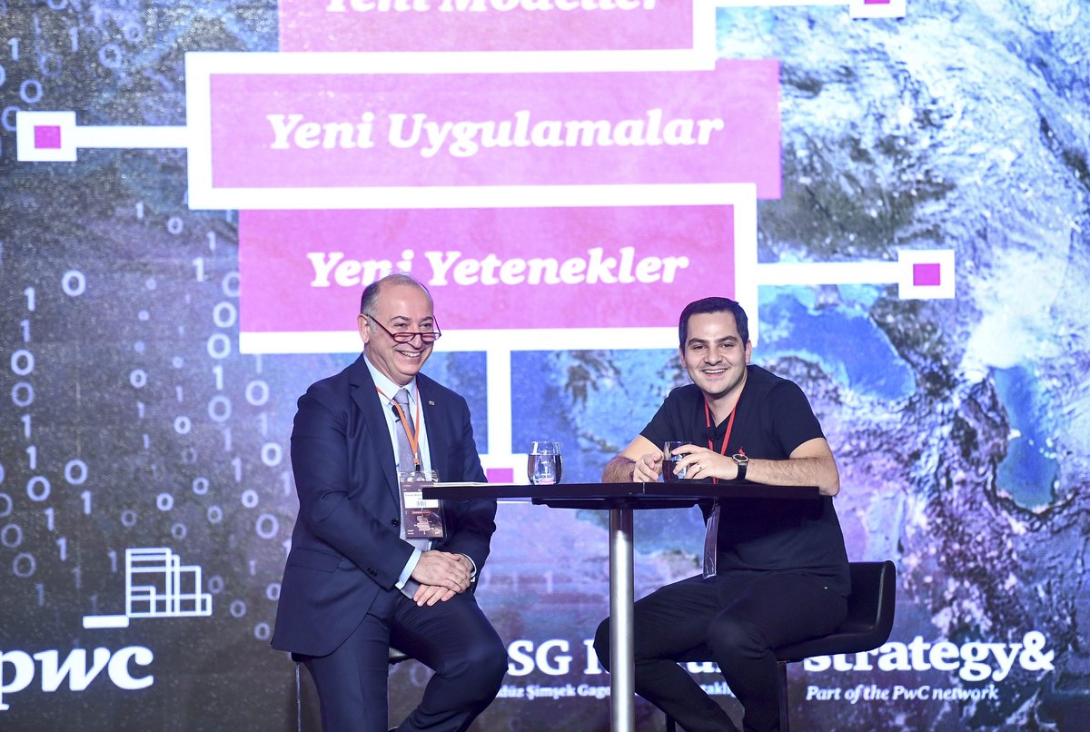 PwC_Turkiye's tweet image. “Farklı yönleri ile Yeni Dünyamız” temalı gerçekleşen oturumumuzda konuşmacılarımız “Yeni Dünya”da teknoloji ile deneyimi buluşturan yeni çalışma modellerini ve bunun için ihtiyaç duyulan yetenek ve yetkinlikleri ülke ve sektörleri özelinde yorumladı.  #PwCplatform