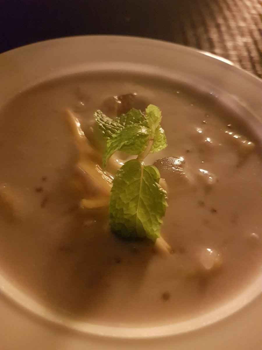 ChefKenHom's tweet photo. Pleasantly surprised at the many good restaurants in #SiemReap. A delicious discovery was #Viroth's Restaurant near the river & night market. Its outdoor green surroundings were a perfect venue for the delectable menu.... more https://t.co/g6mAhGntVP