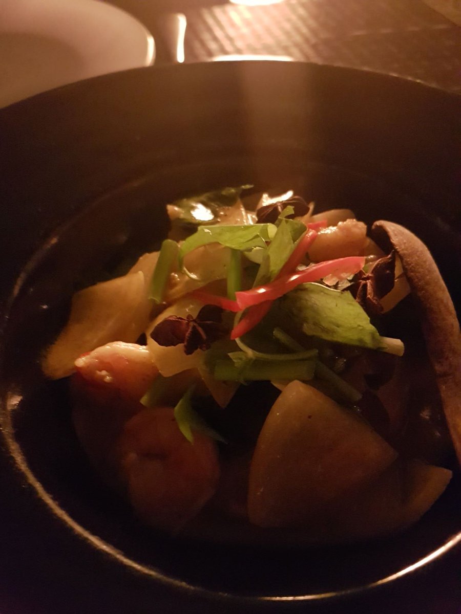 ChefKenHom's tweet photo. #Viroth's in #SiemReap Grilled pork ribs w/ Khmer spices served w/ tamarind sauce was perfect. Fried spicy squid w/ lemongrass, galangal & mixed w/ local herbs was addicting while the shrimps fried in coconut milk cooked with curry spices onions lemongrass packed a real kick.... https://t.co/RSUmRbWMrE