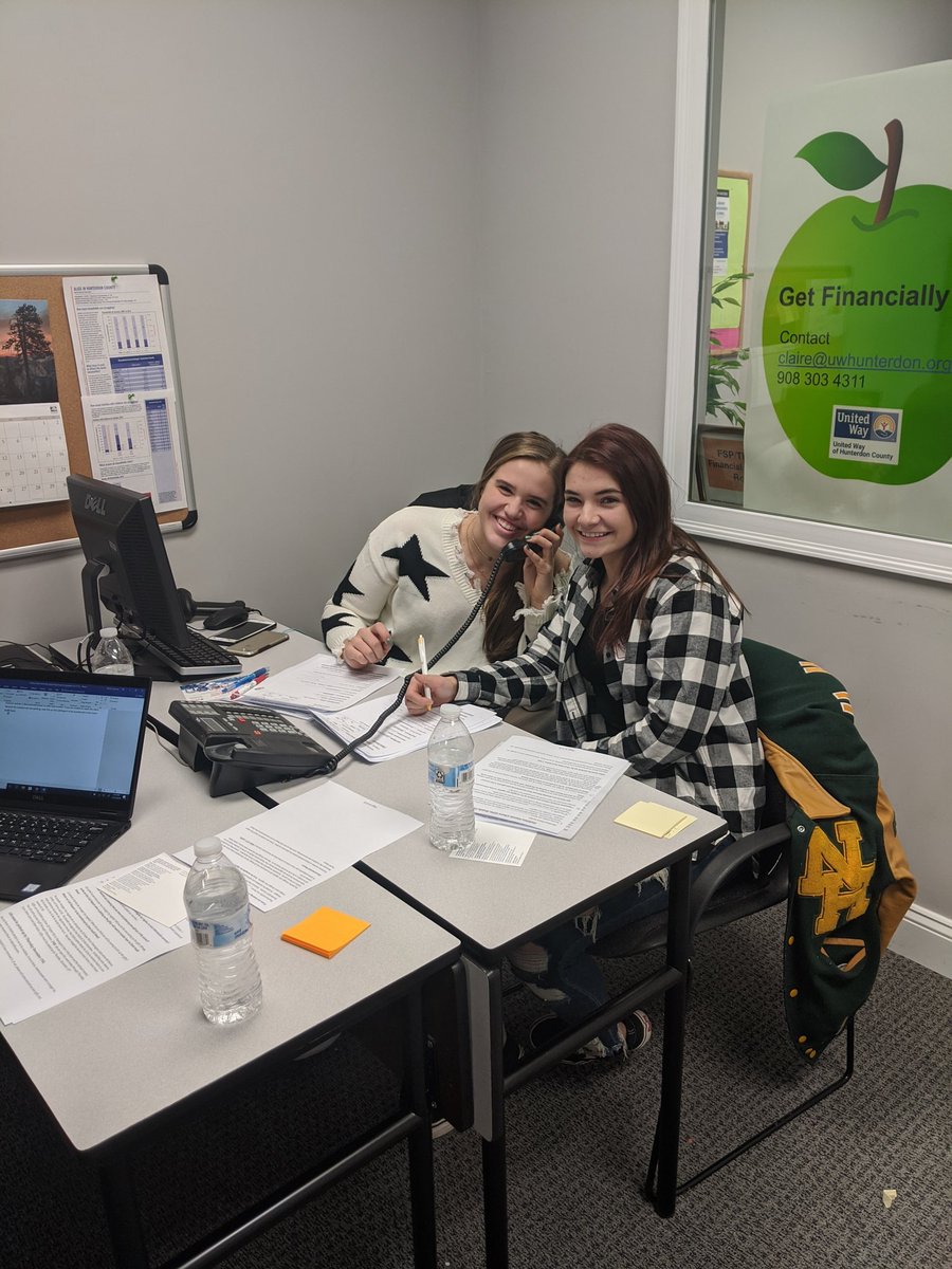 Senora_Morris's tweet image. ¡Lo hicimos! Ss volunteered @UnitedWayHunt last night using their Spanish to call families and tell them their holiday gifts have arrived. @NHPrincipal #lionpride #leadwithlanguage