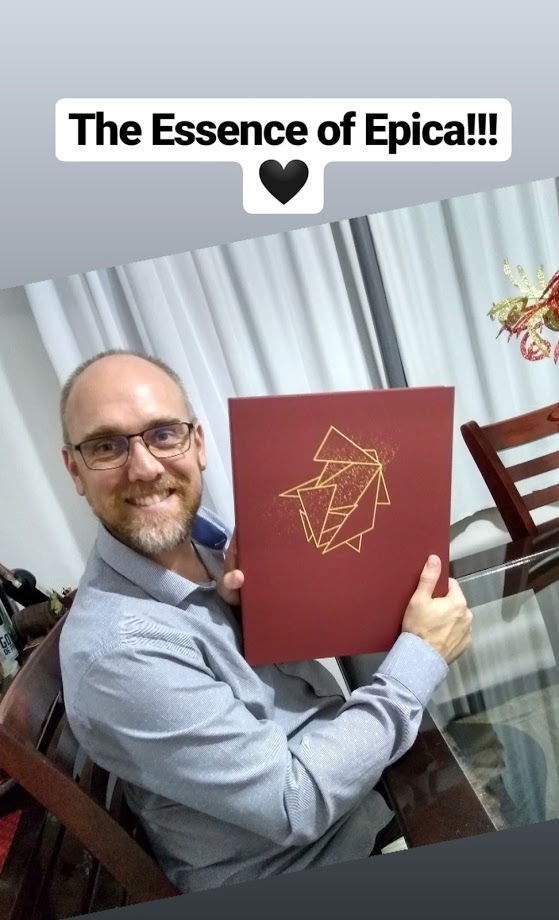 FernandoMerizio's tweet photo. Dear Simone!🖤
What a special day! I'm speechless! The most awaited gift of the year is here! The Essence of Epica is amazing and what a beautiful book! And now, this is our story togheter! I'm sending so much love to you, with my heart full of gratitude! @SimoneSimons @Epica https://t.co/Kb1o4PjzAk