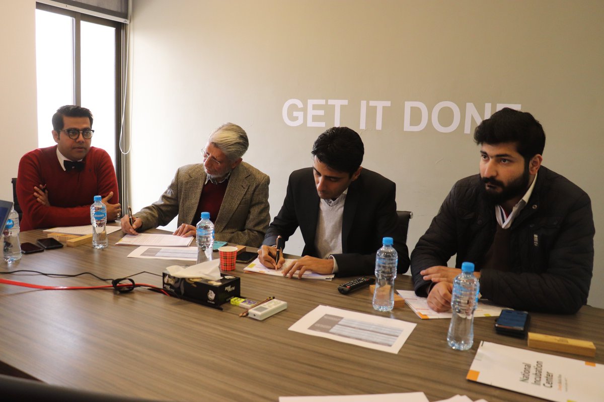 nic_islamabad's tweet photo. #Easer is solving transportation problems for students. Their app will allow the parents and schools to track the location of children in real-time. In the judging panel, we have @fasiehmehta, Ahad Wazir, Ali Moeen and Furqan Qureshi. 

#RiseWithNIC #DreamBuildRise #Think10x https://t.co/rkmk9H5hKB