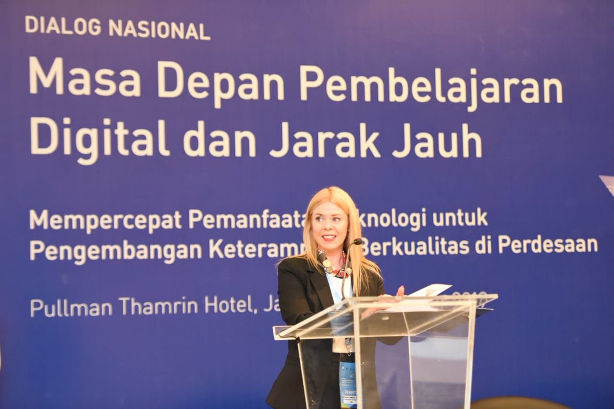 HubPatricia's tweet photo. I am absolutely delighted to be presenting today at The Future of Digital/Distance Learning in Indonesia summit, representing Australia.  #distancelearning #digital #training #elearning #cduni #TVET #vocationaleducation #skills  #thefuture #summit #jakarta https://t.co/QngwqPCd1i