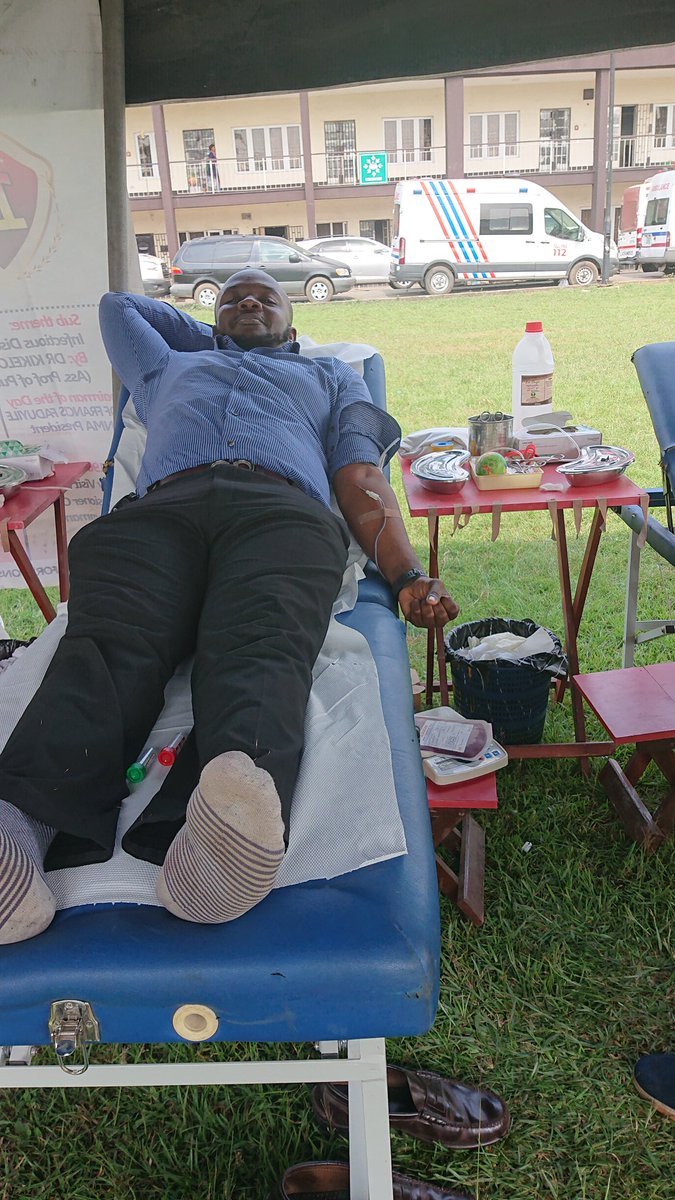 diyaomojesu's tweet photo. I've saved so many lives as a doctor this year and I have saved at least 3 lives with my blood &amp; up to 9 if separated. I'm a voluntary blood donor, I donate my blood to save lives! You can donate blood up to 4 times a year. @repplaw @aproko_doctor @DrZobo @dr_adedokun https://t.co/7gBopY9j9U