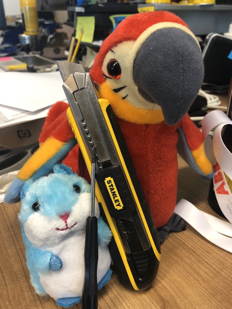 Buenos días buenas gentes de Twitter,
¡TENÉIS QUE ESCUCHAR EL NUEVO SINGLE DE <a href="/drakumband/">Drakum</a> !
No, en serio, hacedlo o estos dos vendrán a por vosotros open.spotify.com/track/4b3vUunn…