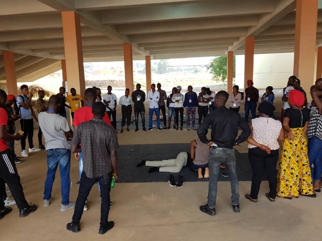 FatouThithi's tweet photo. [FORMATION]
Après ça, nos animateurs seront experts en animation des enfants.
Merci beaucoup Aux formateurs
#MagicPark2019 https://t.co/xgSMBFh7Gz