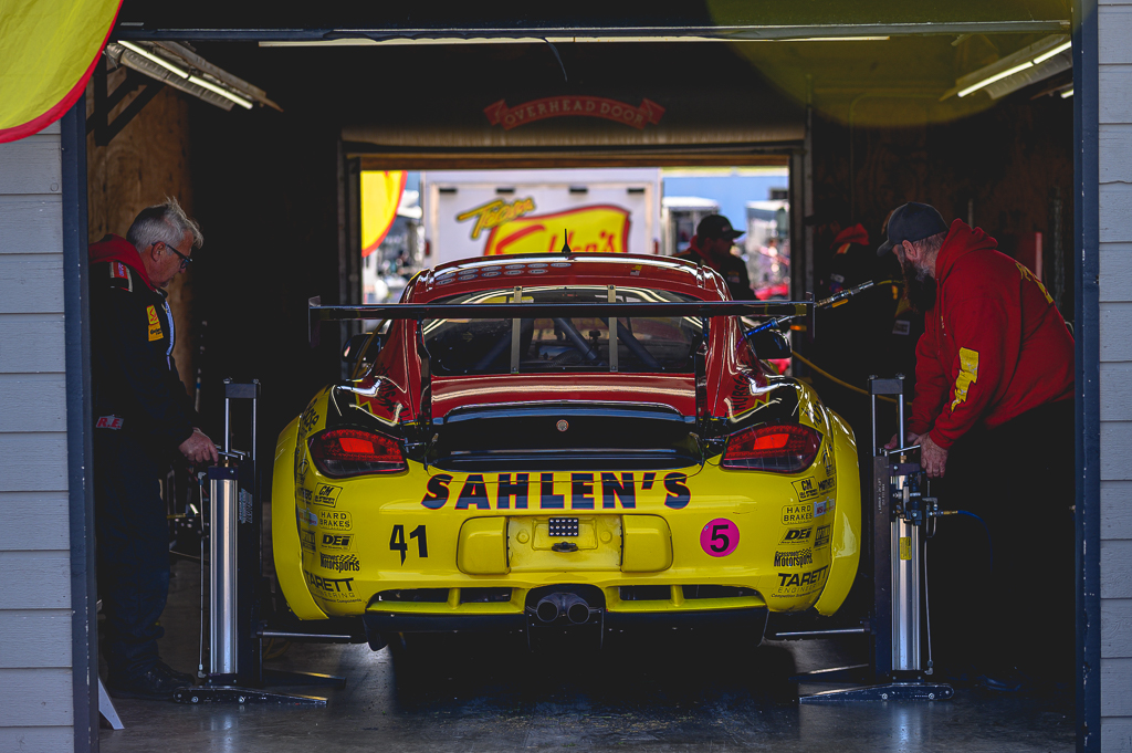 trackingfocus's tweet photo. The #Porsche Caymen is just amazing to watch on track.
.
.
#iamthespeedhunter #racing #carphotography #photography #shooting #fun #carporn #photooftheday #nikon #motorsports #caymen #porschelove
#porscheturbo #porschedesign #porscheracing @ovrpca https://t.co/ArqkapgnP7