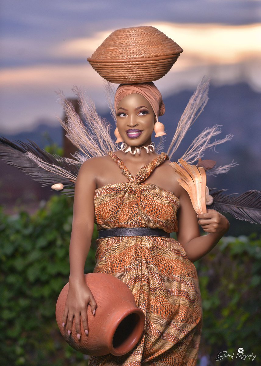 SharifPhotograp's tweet photo. frican Queen👑👑
.......❤❤❤❤❤❤👑👑👑👑

#sashabrightonkalungi
#sharif_photography 
#shaimah_dash_faces
#SIGABANAMUSAJA

Sharif photography📷📷
#sharif photography 💯💯💯🇺🇬
BOOK NOW
0751398402 https://t.co/xf6h4AJEYG
