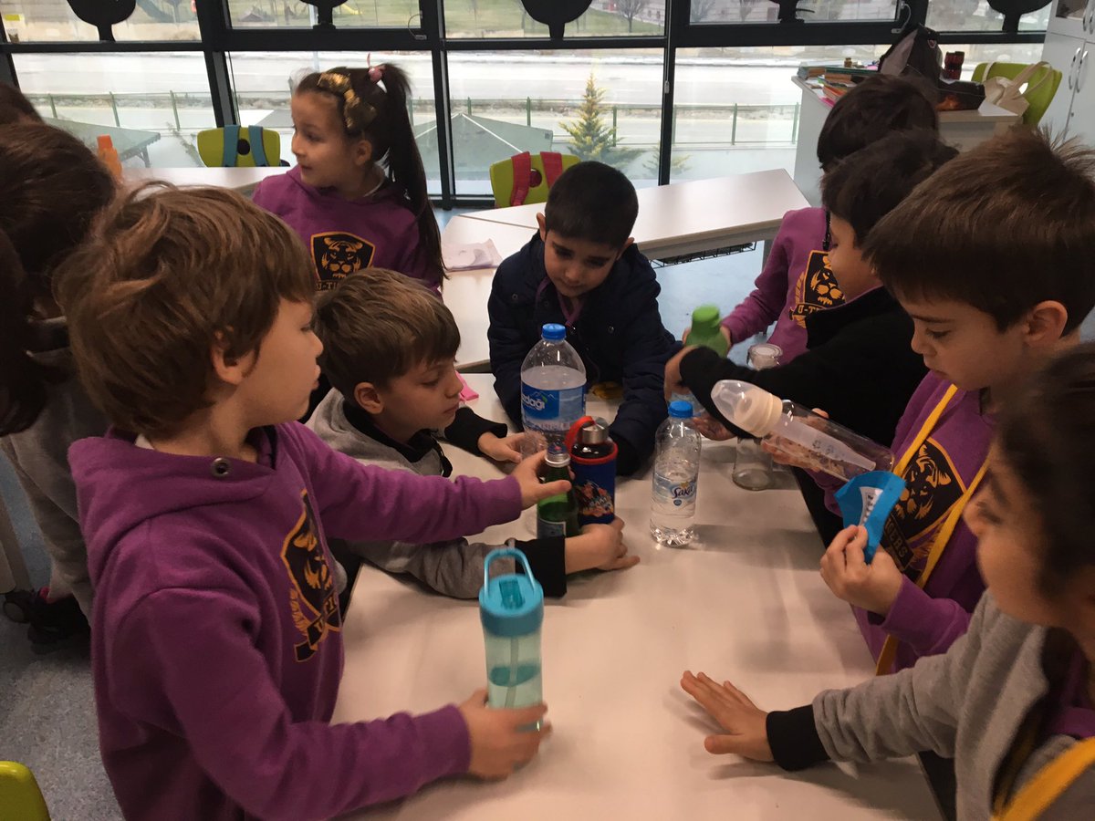 AigeTeacher's tweet photo. Learning capacity 
Liters and milliliters 
Analyzing and comparing bottles. Students predict the capacity and then we check it with liquid https://t.co/OgFl2TC2rC