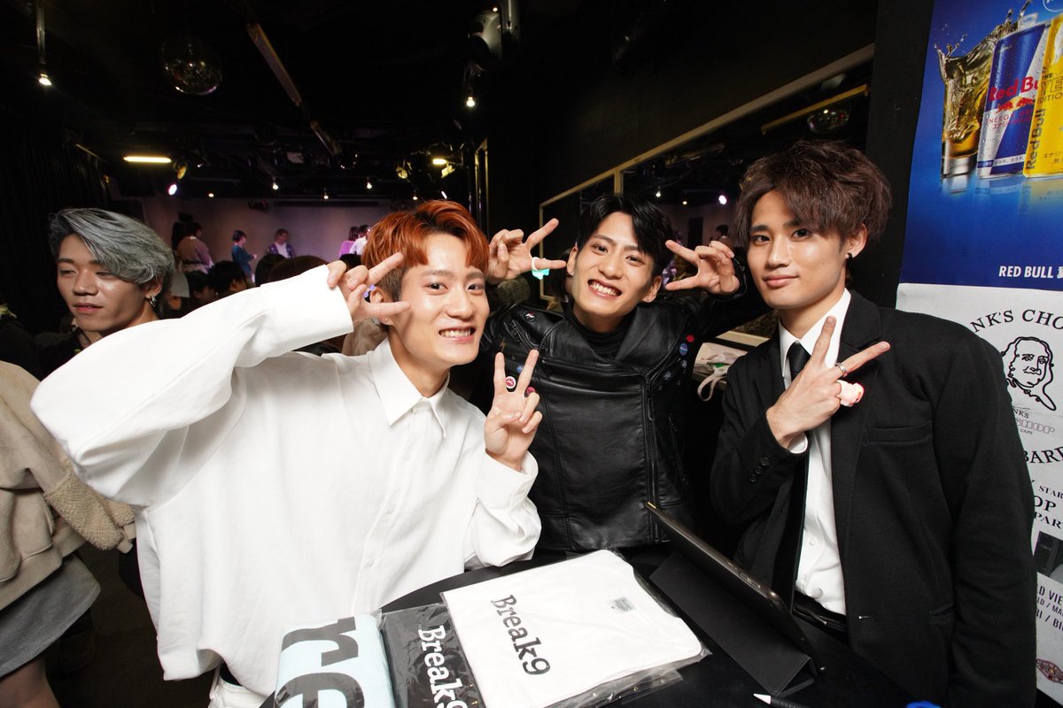 livechambers075's tweet photo. break 9さん🎤
オープニングにふさわしい
京都のアーティスト様
スタートから盛り上がりました‼️
ありがとうございました🙇‍♀️ https://t.co/gJjBO8AHaO